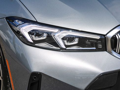 Used 2025 BMW 330i xDrive Sedan image 8