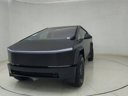 Used 2024 Tesla Cybertruck AWD Crew Cab image 61