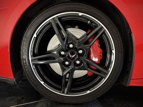 Used 2021 Chevrolet Corvette Stingray Premium Cpe w/ Z51 Performance Package RWD image 29