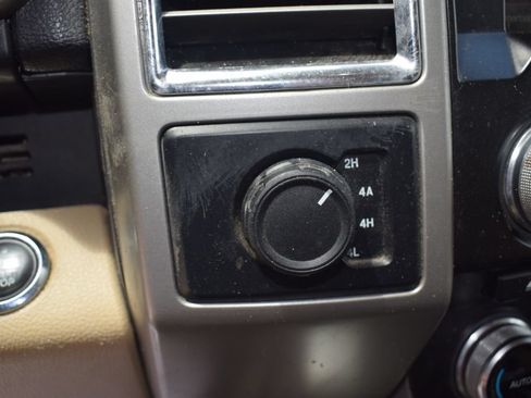 Used 2015 Ford F150 Lariat w/ Equipment Group 502A Luxury AWD/4WD image 20