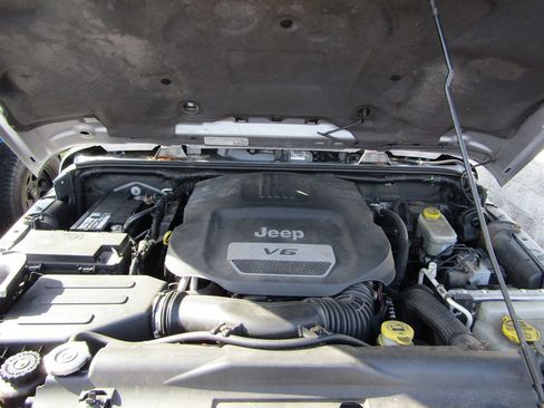 Used 2014 Jeep Wrangler Unlimited Sahara w/ Dual Top Group image 12