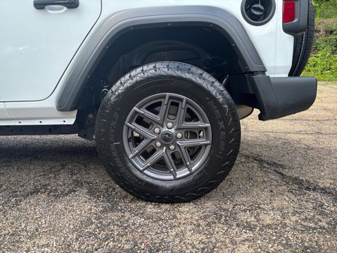 Used 2025 Jeep Wrangler Sport S AWD/4WD image 30