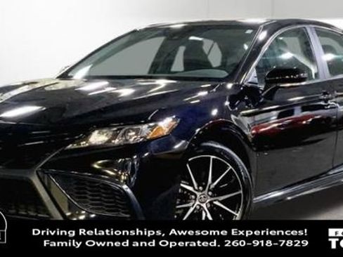 Used 2024 Toyota Camry SE FWD image 1