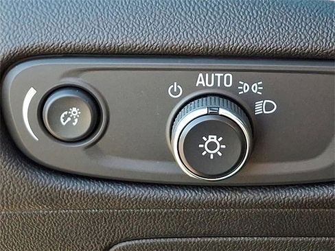 Used 2022 Chevrolet Malibu LT image 25