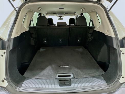 Used 2023 Nissan Rogue SV image 25