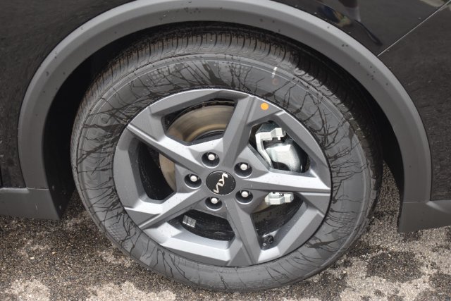 New 2026 Kia K4 FWD image 12