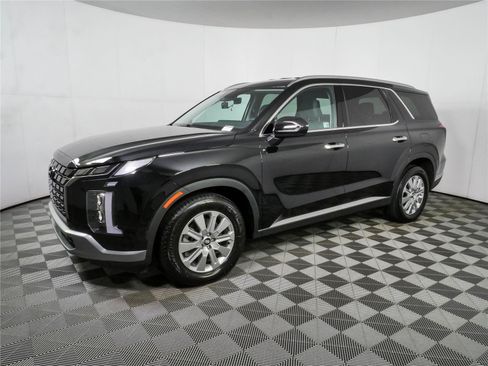 Used 2024 Hyundai Palisade SEL FWD image 2