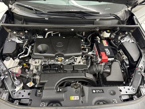 Used 2020 Toyota RAV4 XLE image 11