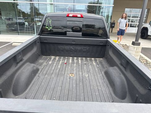 Used 2015 GMC Sierra 2500 Denali w/ Duramax Plus Package AWD/4WD image 7