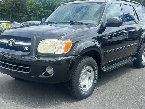 Used 2006 Toyota Sequoia SR5 AWD/4WD image 2