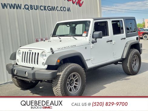 Used 2016 Jeep Wrangler Unlimited Rubicon w/ Connectivity Group AWD/4WD image 3