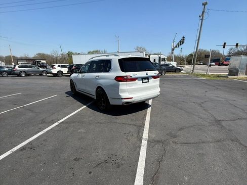 Used 2021 BMW X7 xDrive40i AWD/4WD image 10