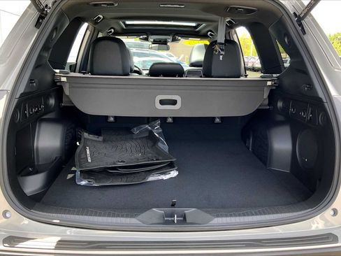 Certified 2025 Subaru Forester Limited AWD/4WD image 35