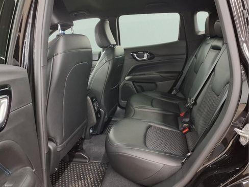 New 2026 Jeep Compass Latitude image 16