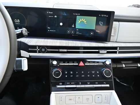 Used 2025 Hyundai Santa Fe Calligraphy image 9