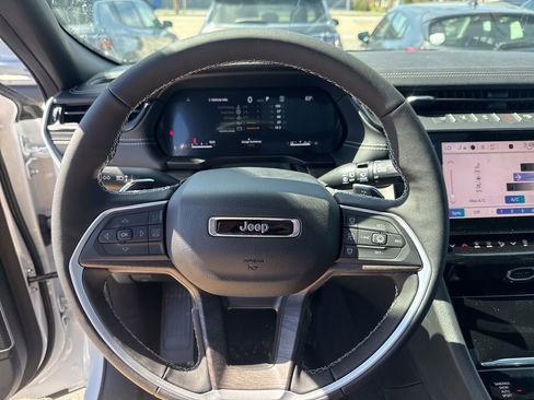 New 2026 Jeep Grand Cherokee Limited AWD/4WD image 10