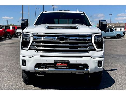 Used 2024 Chevrolet Silverado 3500 High Country w/ High Country Premium Package image 3