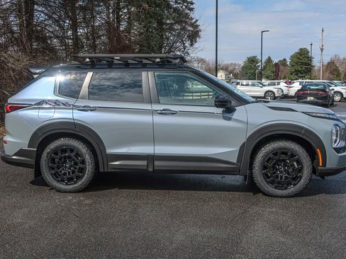 New 2026 Mitsubishi Outlander AWD image 9