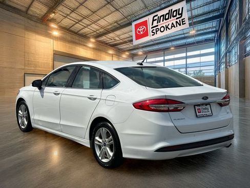 Used 2018 Ford Fusion SE w/ Fusion SE Technology Package FWD image 6