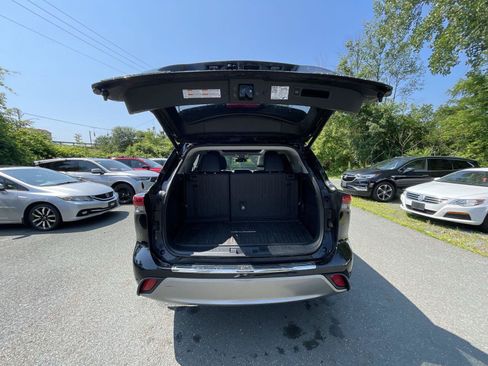 Used 2021 Toyota Highlander Platinum AWD/4WD image 25