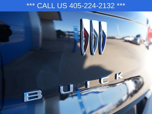 Used 2025 Buick Envista Sport Touring image 3