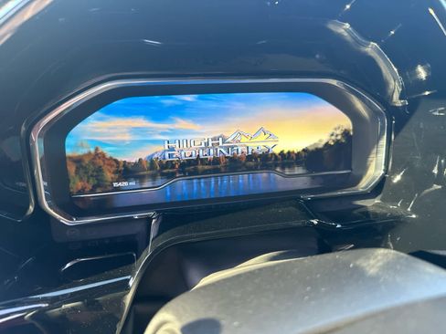 Used 2025 Chevrolet Silverado 1500 High Country w/ Technology Package image 8