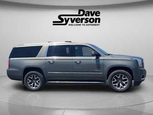 Used 2017 GMC Yukon XL Denali w/ Open Road Package AWD/4WD image 4