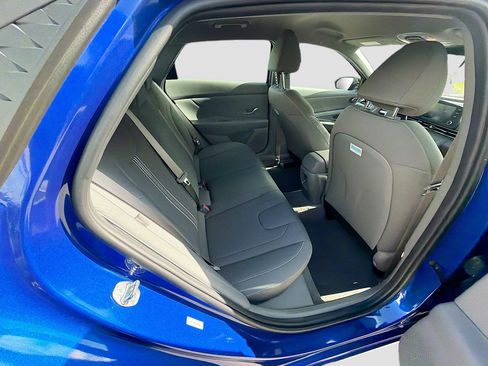 Used 2025 Hyundai Elantra Sport FWD image 25