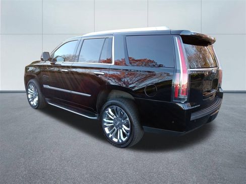 Used 2020 Cadillac Escalade Luxury w/ LPO, Radiant Package image 3