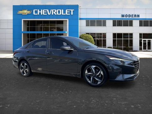 Used 2023 Hyundai Elantra SEL w/ Convenience Package FWD image 6