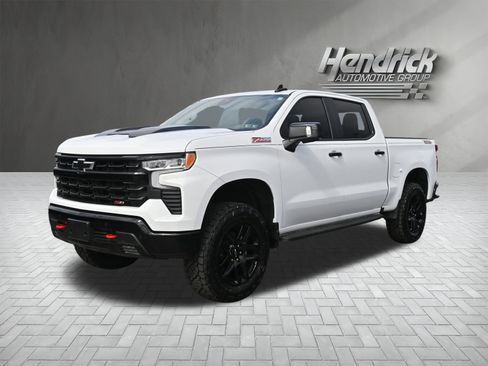 Used 2025 Chevrolet Silverado 1500 LT Trail Boss w/ Convenience Package II image 8