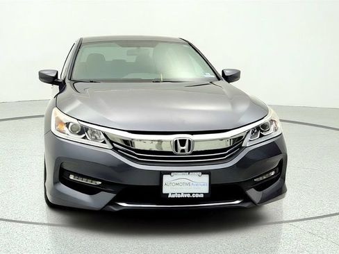 Used 2017 Honda Accord Sport Special Edition image 2