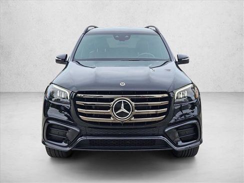 Used 2024 Mercedes-Benz GLS 450 4MATIC image 2
