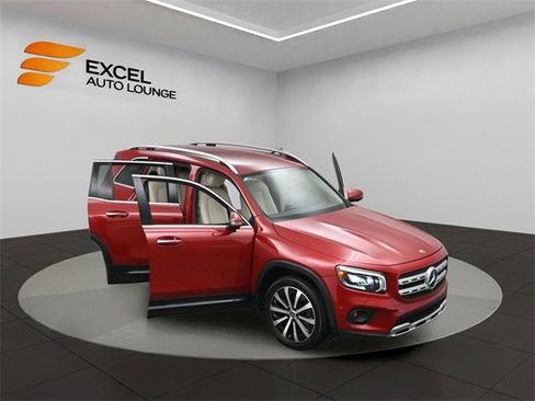 Used 2020 Mercedes-Benz GLB 250 w/ Premium Package image 53