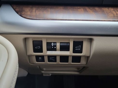 Used 2015 Subaru Outback 3.6R Limited image 20