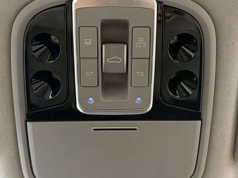 Used 2016 Kia Cadenza Limited FWD image 22