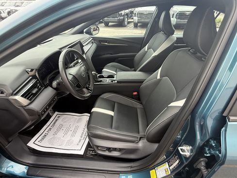 Certified 2025 Toyota Camry SE w/ Convenience Package image 6