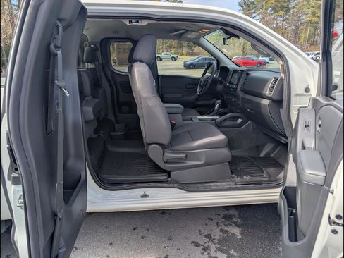 Used 2022 Nissan Frontier S image 17