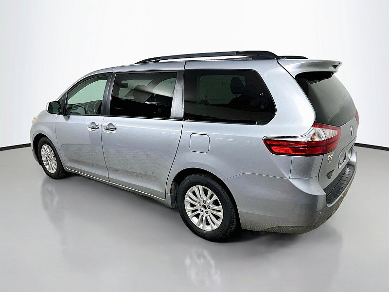 Used 2015 Toyota Sienna XLE w/ XLE Navigation Package FWD image 5