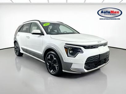 Used 2023 Kia Niro Wave w/ Wave Preserve Package
