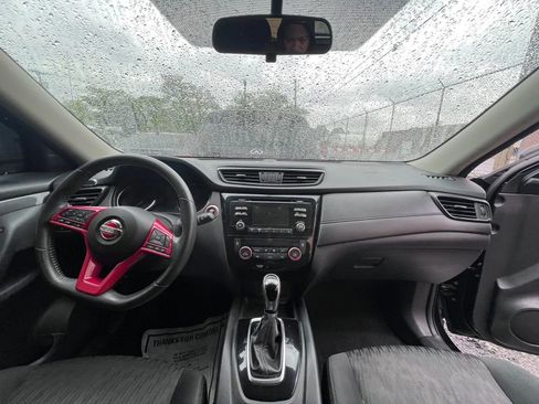Used 2017 Nissan Rogue SV w/ Midnight Edition AWD/4WD image 18