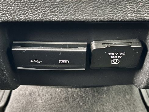 Used 2019 Jeep Cherokee Limited AWD/4WD image 40