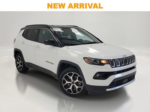 Used 2025 Jeep Compass Limited image 1