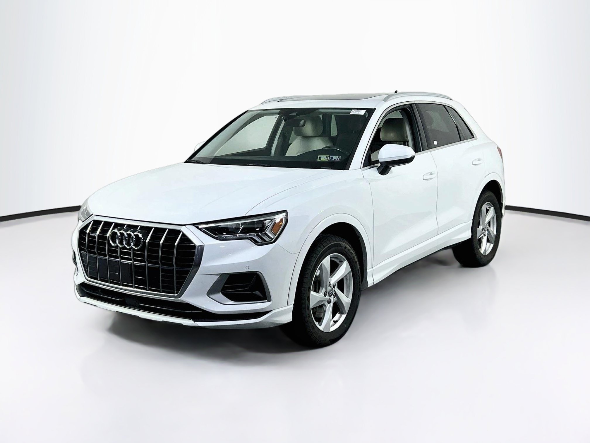Used 2020 Audi Q3 2.0T Premium Plus w/ Premium Plus Package AWD/4WD image 1