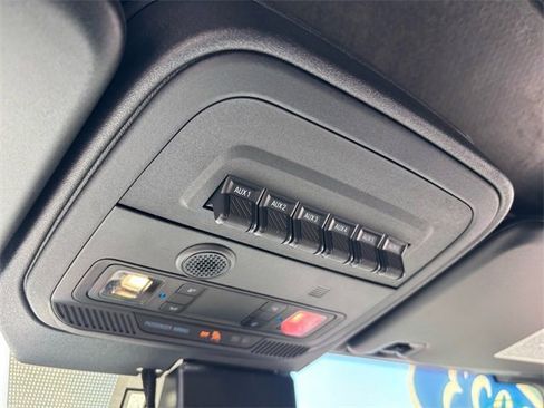 Used 2023 Ford Bronco Wildtrak image 34