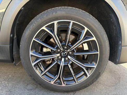 Used 2025 MAZDA CX-70 Plug-In Hybrid w/ Premium Plus AWD/4WD image 11