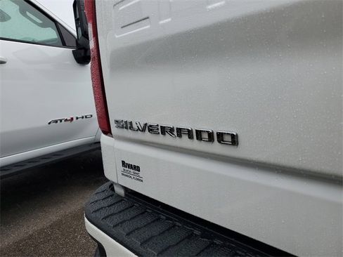 Used 2020 Chevrolet Silverado 1500 High Country w/ Technology Package image 7