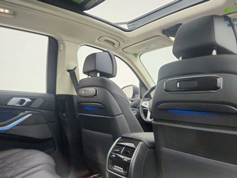 Used 2025 BMW X7 xDrive40i AWD/4WD image 27