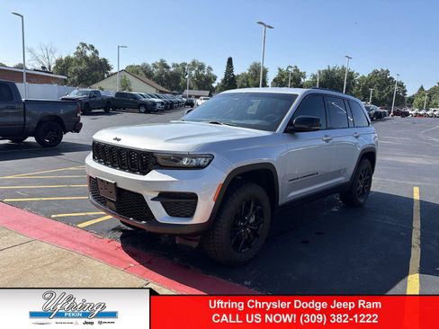 Used 2025 Jeep Grand Cherokee Altitude AWD/4WD image 1