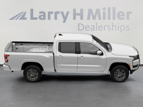 New 2026 Nissan Frontier SV w/ Tow Package AWD/4WD image 4